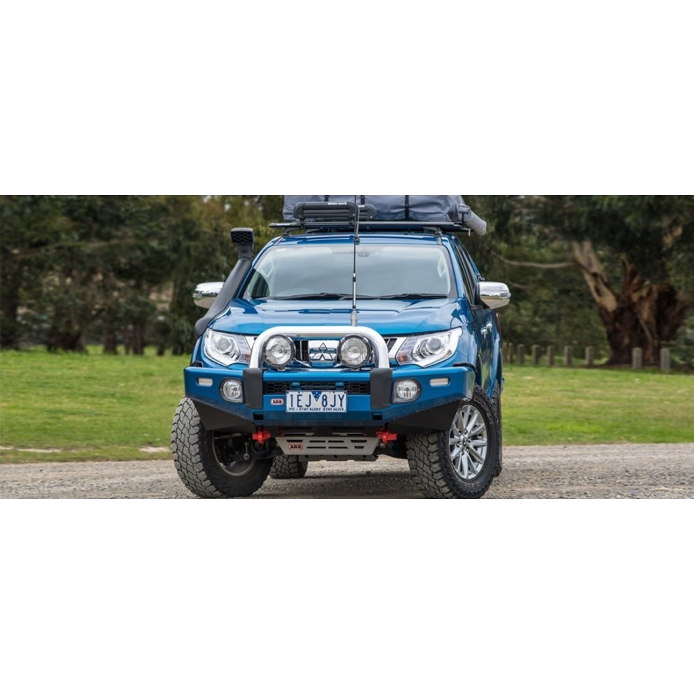 SUMMIT SAHARA BUMPER TRITON MQ ARB : Pare-chocs 4x4 robuste SUMMIT SAHARA BUMPER TRITON MQ ARB : Pare-chocs 4x4 robuste